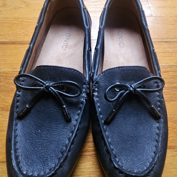 Vionic Black Moccasin-Style Loafers Flats - Picture 1 of 11